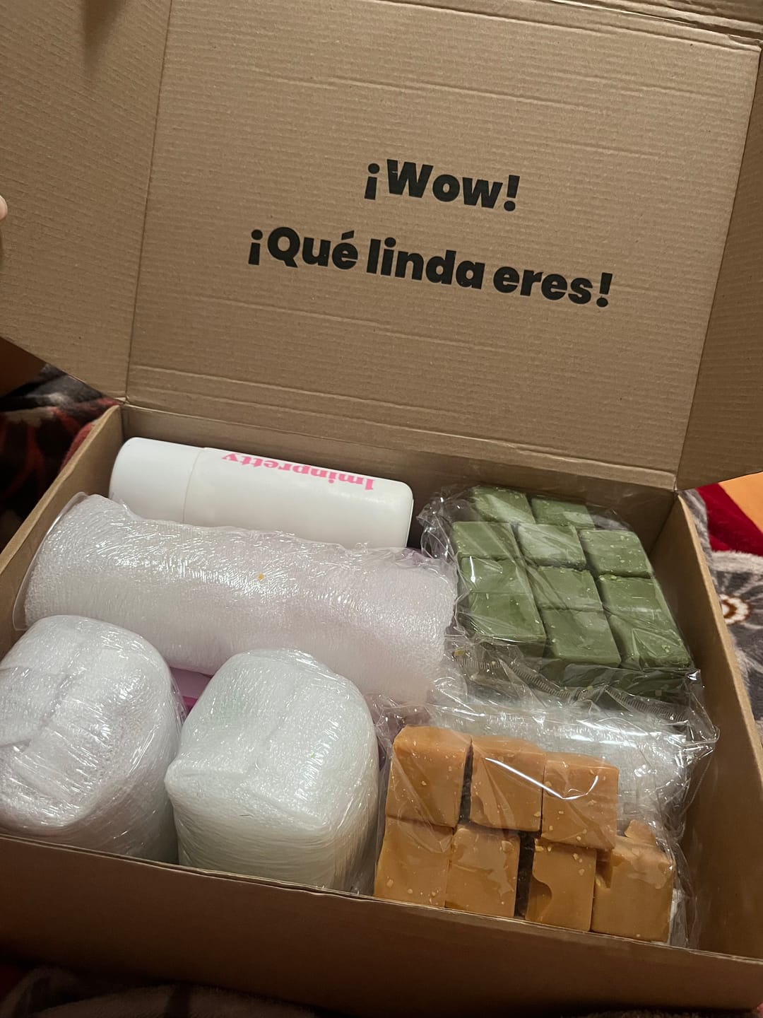 Customer photo review of Kit 1minpretty: 2 tarros de cera + fundidor + refill + exfoliante + crema pepino + agua rosas + talco para depilar con envío gratis mx