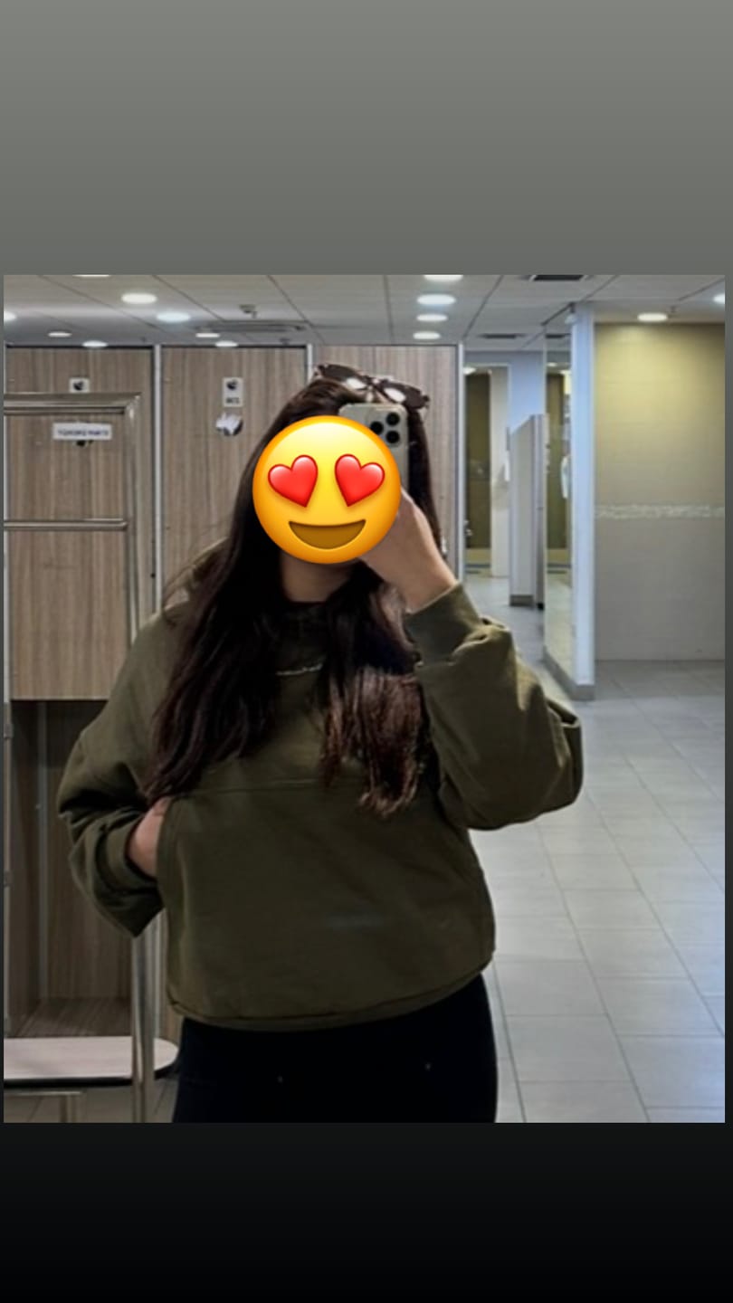 Customer photo review of POLERÓN HOODIE VERDE - OVERSIZE CON GORRO LOGO Y ESPALDA BORDADO