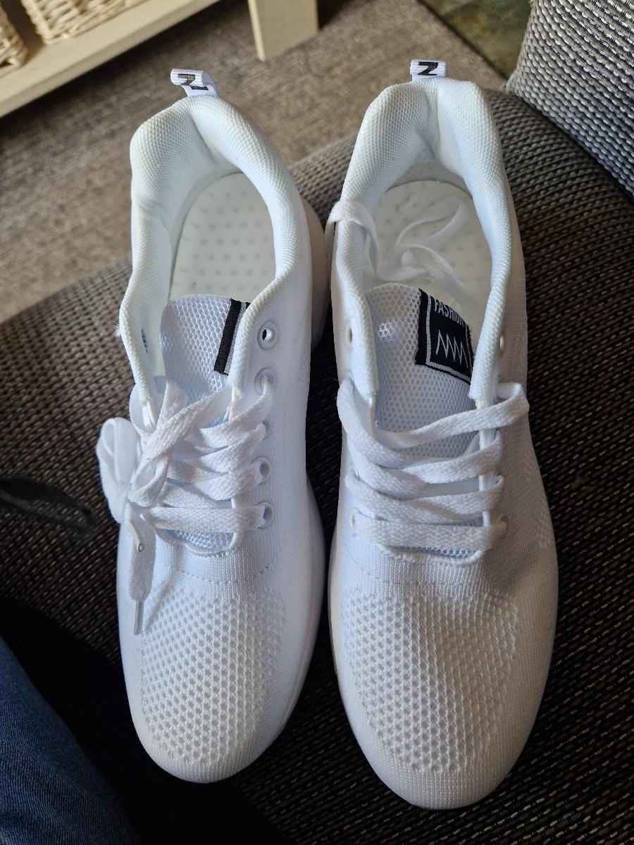 Customer photo review of OrthoCare | Comfortabele Schoenen met Luchtkussenzool