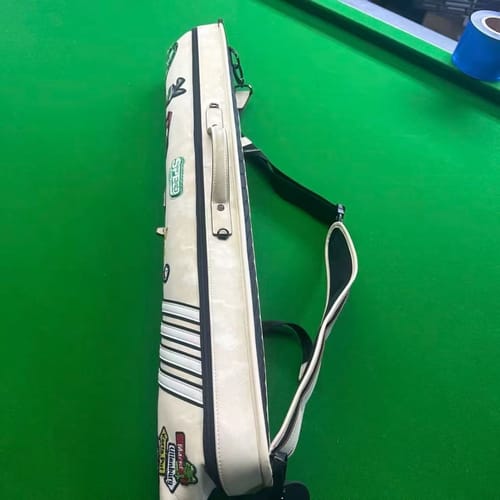 Customer photo review of Lizard Rainbow Series Cue Case 3B4S