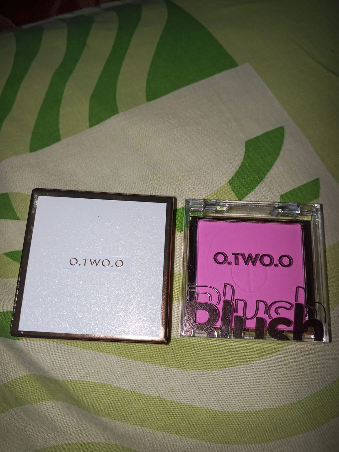 Customer photo review of O.TWO.O SILKY GLOW POWDER BLUSH