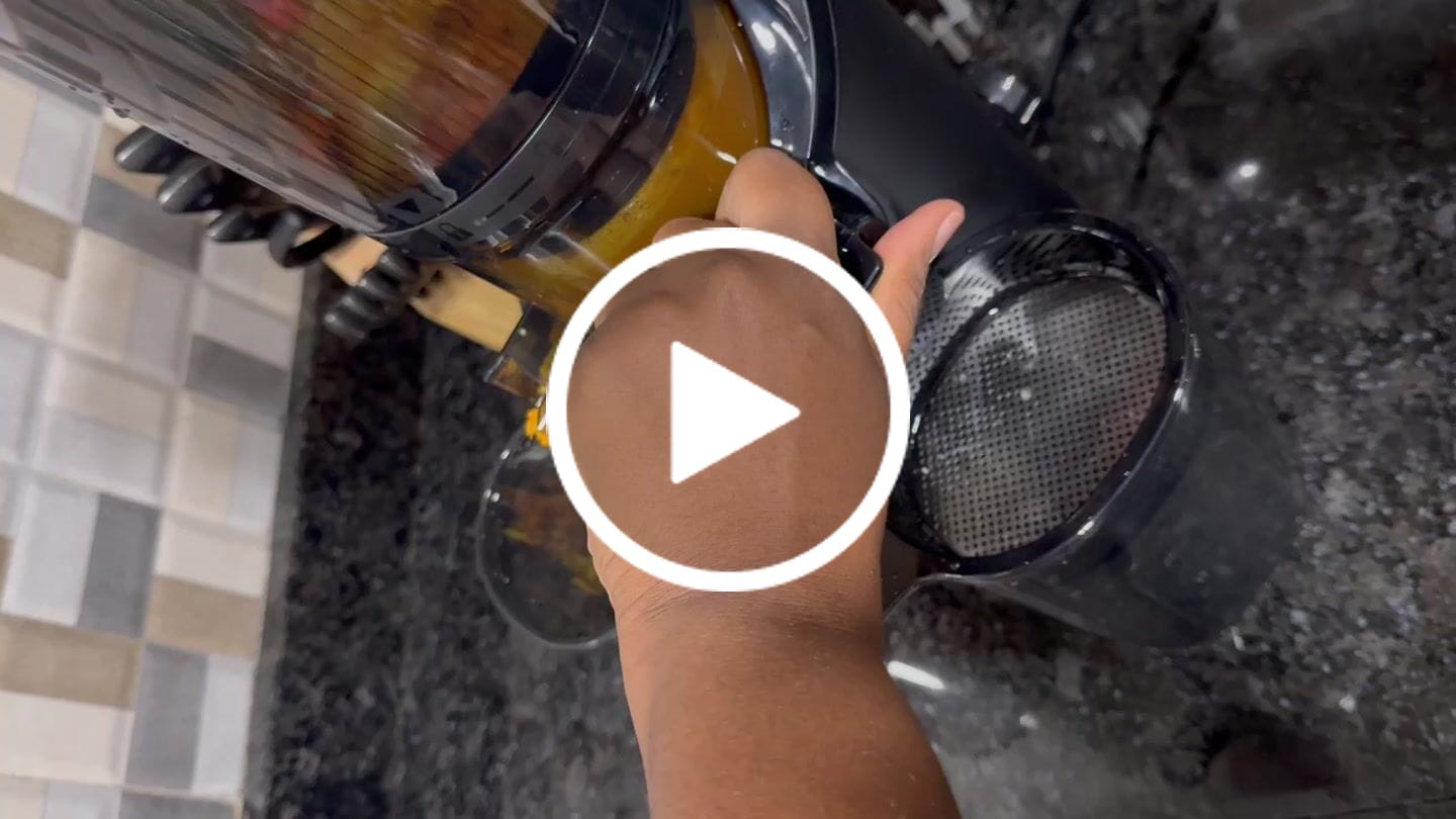 Customer video review of ⚡️ f2500 Self Feeding Whole Fruit Juicer