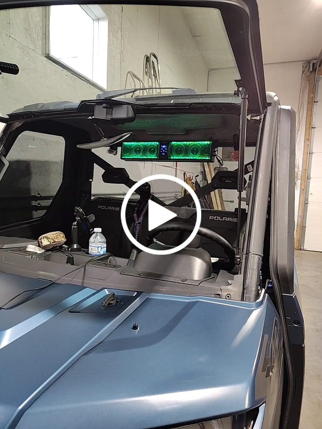 Customer video review of UTV Sound Bar RGB 25'' Bluetooth Multicolor Lights 500W Amplifier 1.25''-2'' Roll Bar