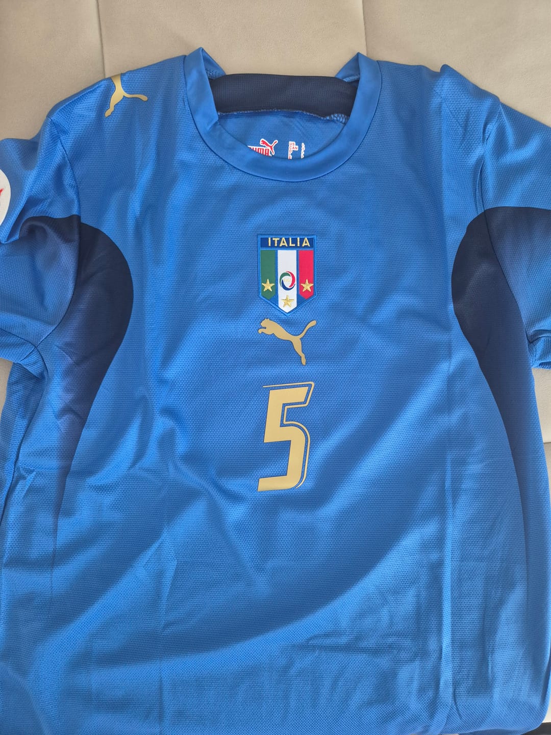 Customer photo review of Fabio Cannavaro Italy 2006 World Cup Retro Football Jersey Kit