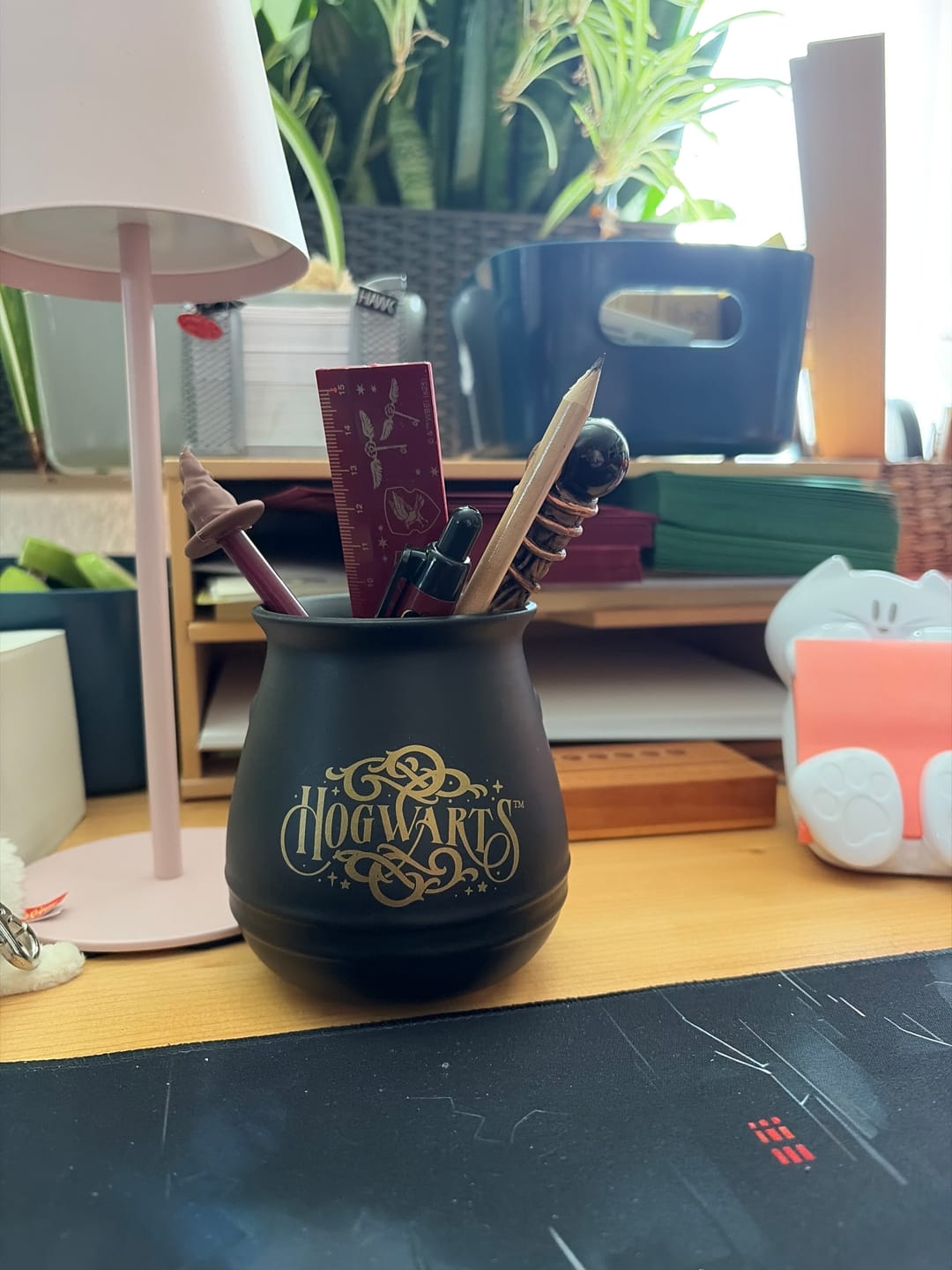 Customer photo review of Harry Potter Stiftebecher Kessel – Schreibtisch-Set Mit Hogwarts Logo