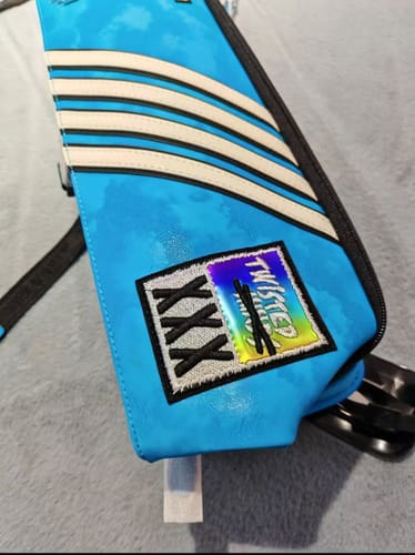 Customer photo review of Lizard Rainbow Series Cue Case 3B4S