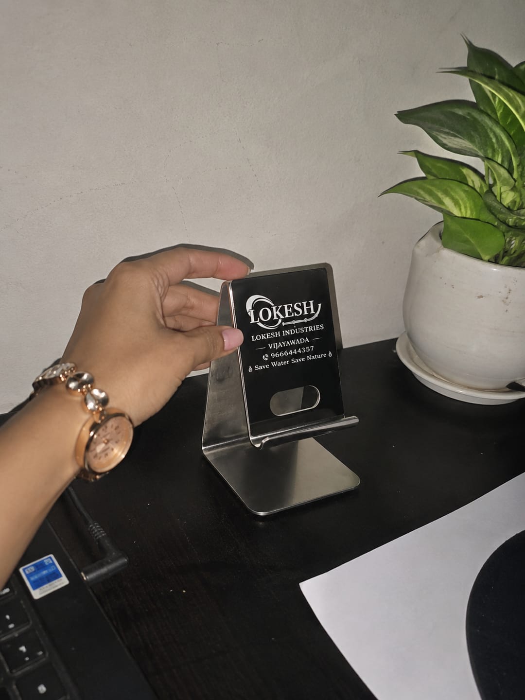 Customer photo review of Premium Mobile Stand | Best for Corporate Gifting | PrintMine.in