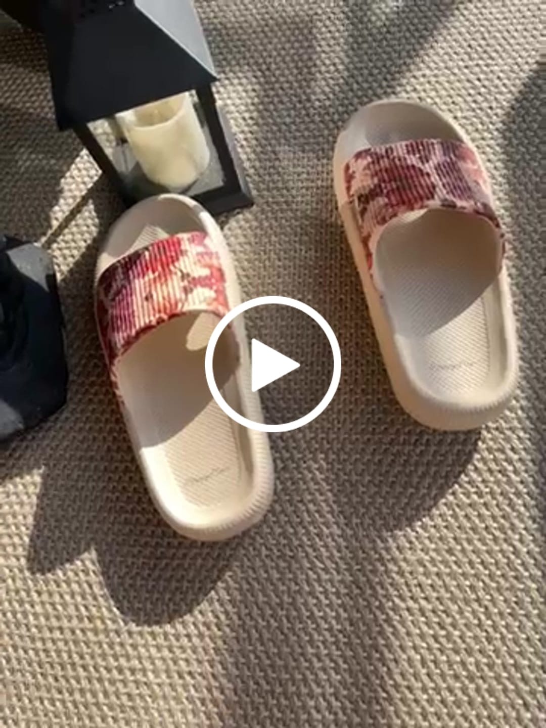Customer video review of HappyFlops Botanics