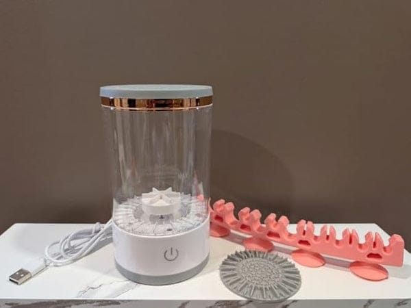 Customer photo review of Işıltı Otomatik Makyaj Fırçası Temizleme Cihazı | Tek Tuşla Profesyonel Bakım