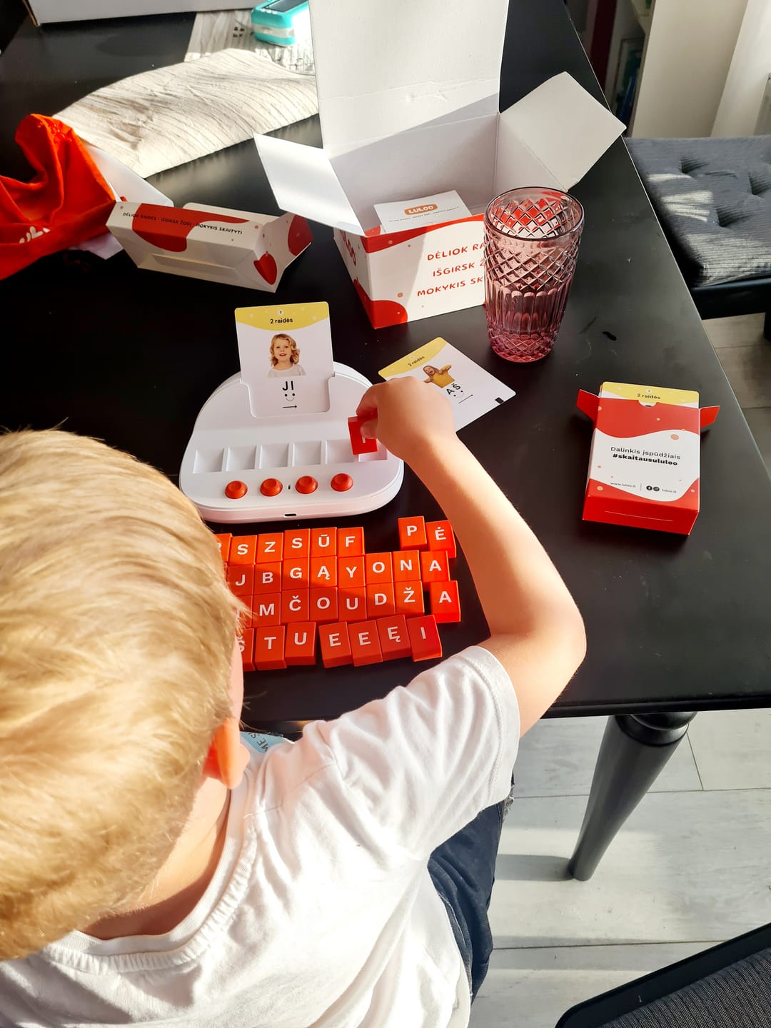 Customer photo review of Luloo skaitymo dėlionė - lietuviškai įgarsintos skaitymo kortelės