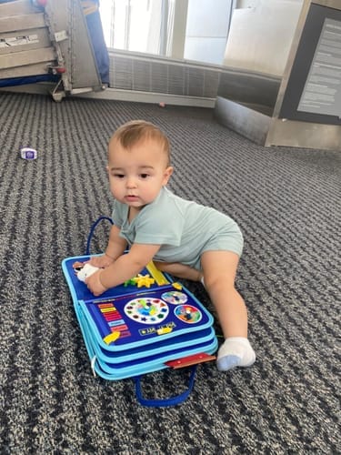 Customer photo review of Livro Sensorial: 8 Páginas, 30+ Atividades, A partir dos 6 Meses — Little Stories Kids
