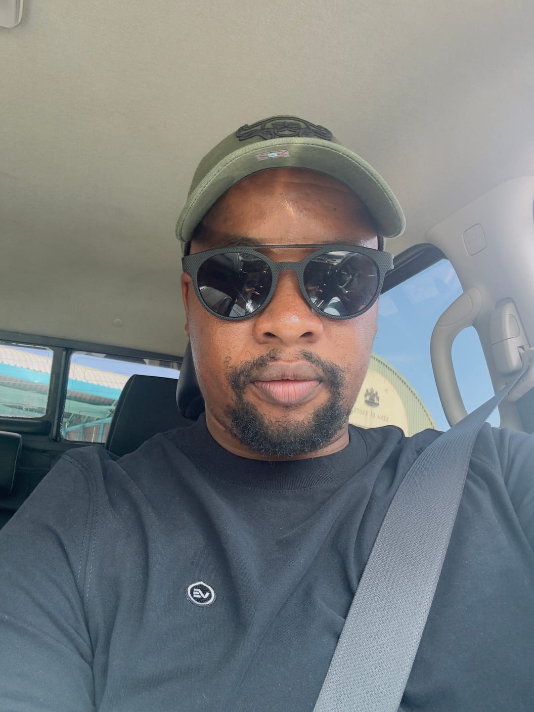 Customer photo review of V2 Helix T-Shirt Charcoal