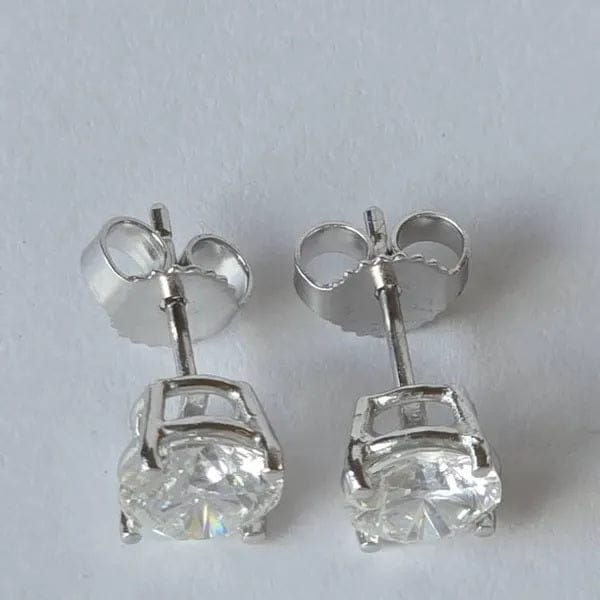 Customer photo review of Diamond Earring Studs 14k Solid Gold Lab Grown 4 Prong Diamond Earrings For Women VS1 Clarity IGI Certified