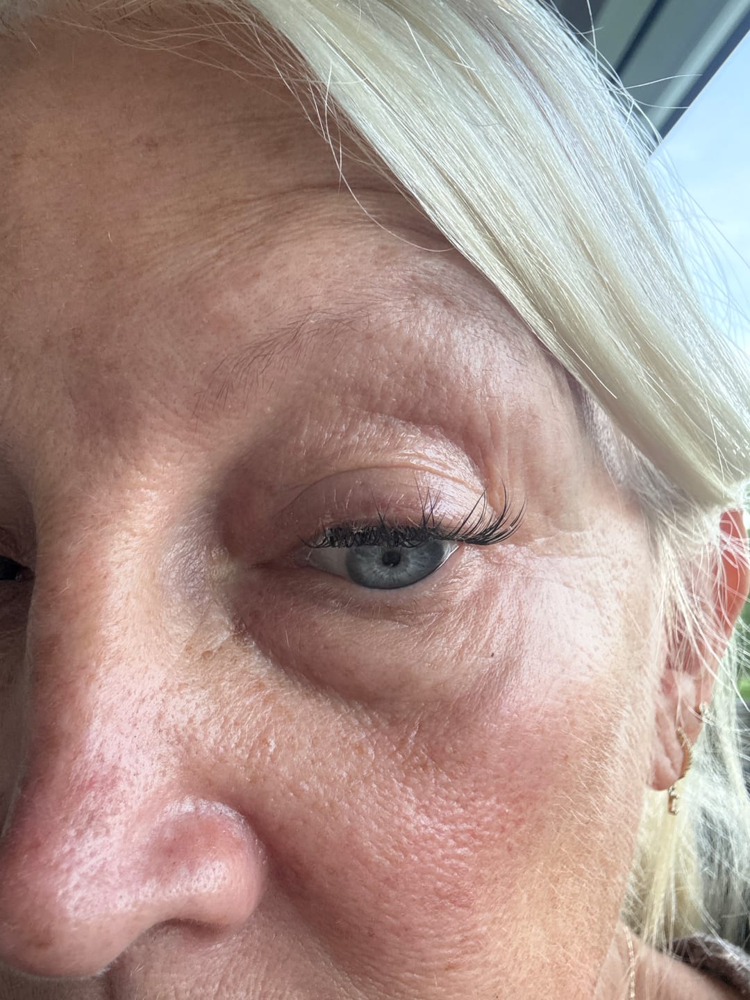Customer photo review of Lash Bond & Seal - White 10ml