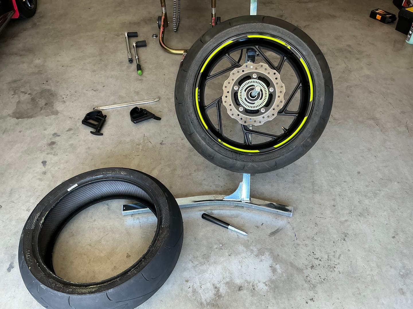 Customer photo review of Rabaconda Street Bike Tire Changer