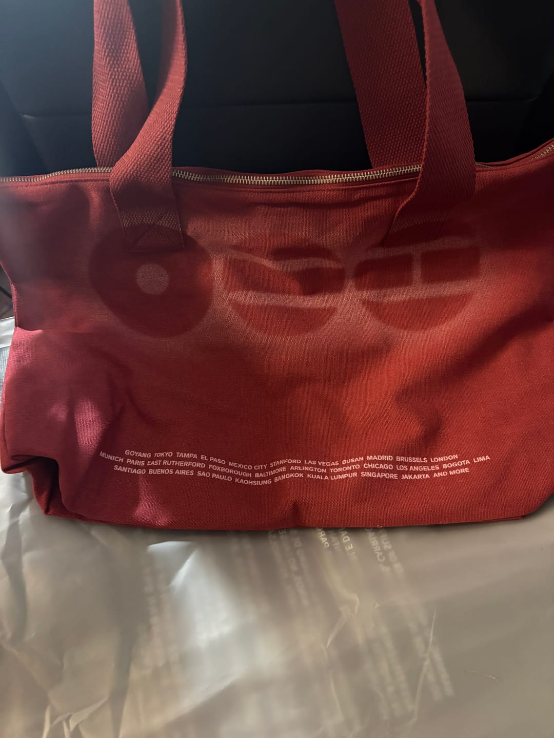 Customer photo review of [2ND PRE-ORDER] BTS - ARIRANG WORLD TOUR OFFICIAL MD FABRIC BAG