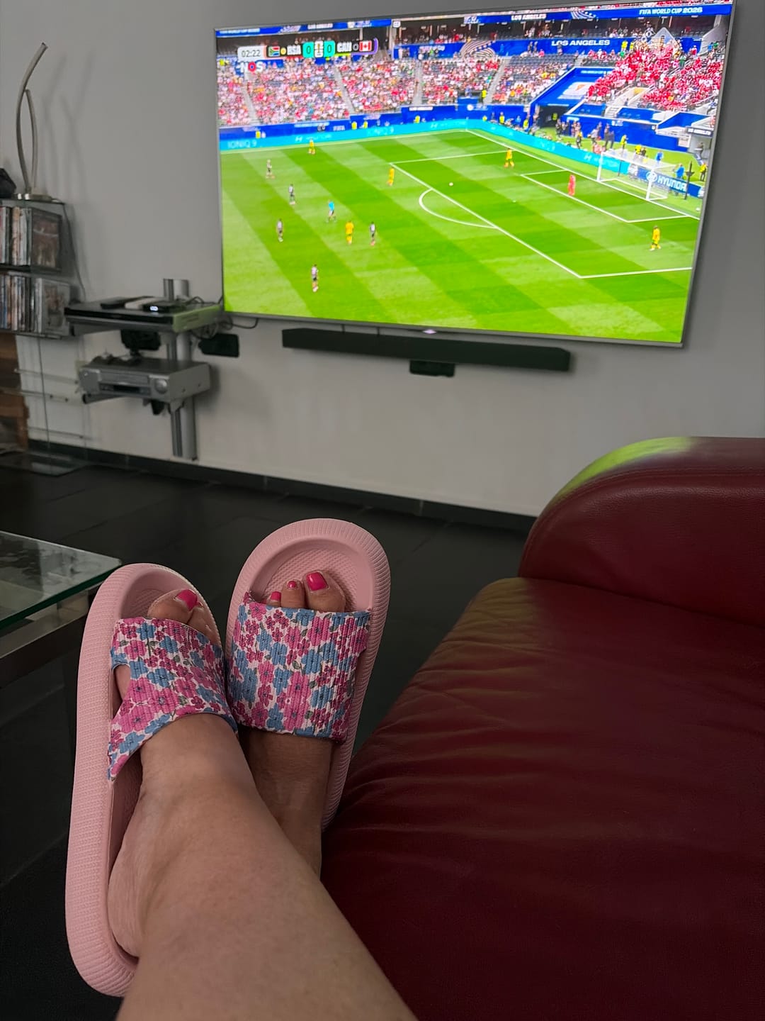 Customer photo review of HappyFlops Botanics