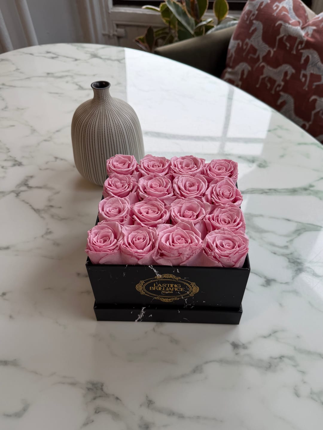 Customer photo review of Ruby Crush 16 Roses In Black Marble