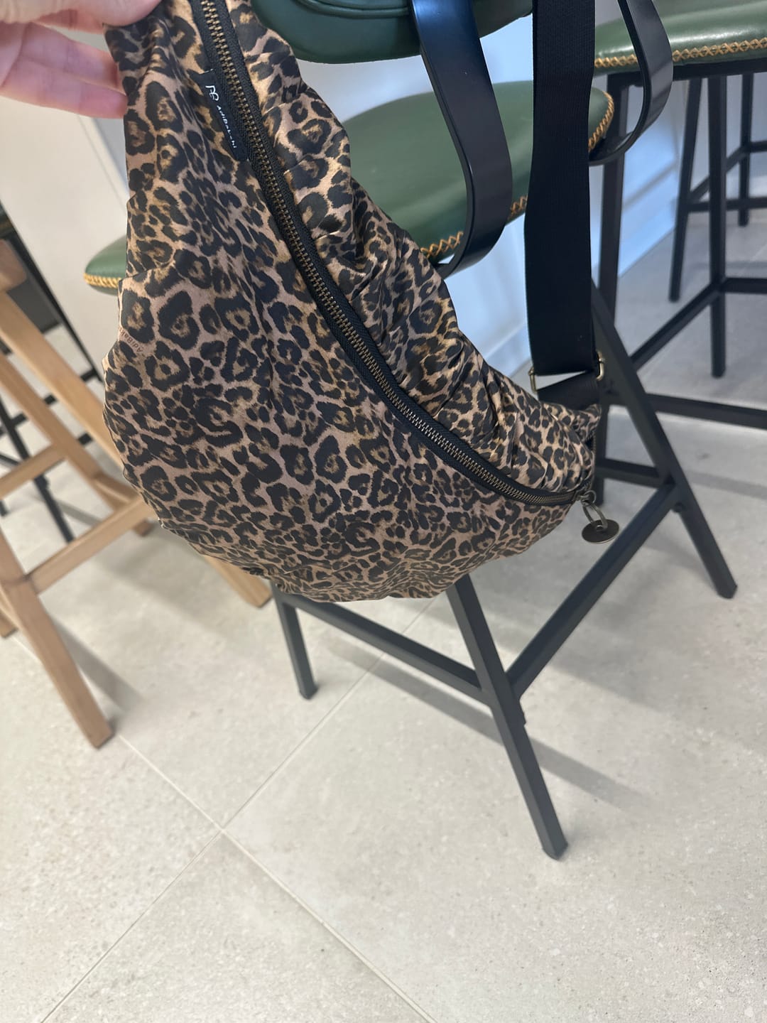 Customer photo review of פאוץ׳ קטן מיטל