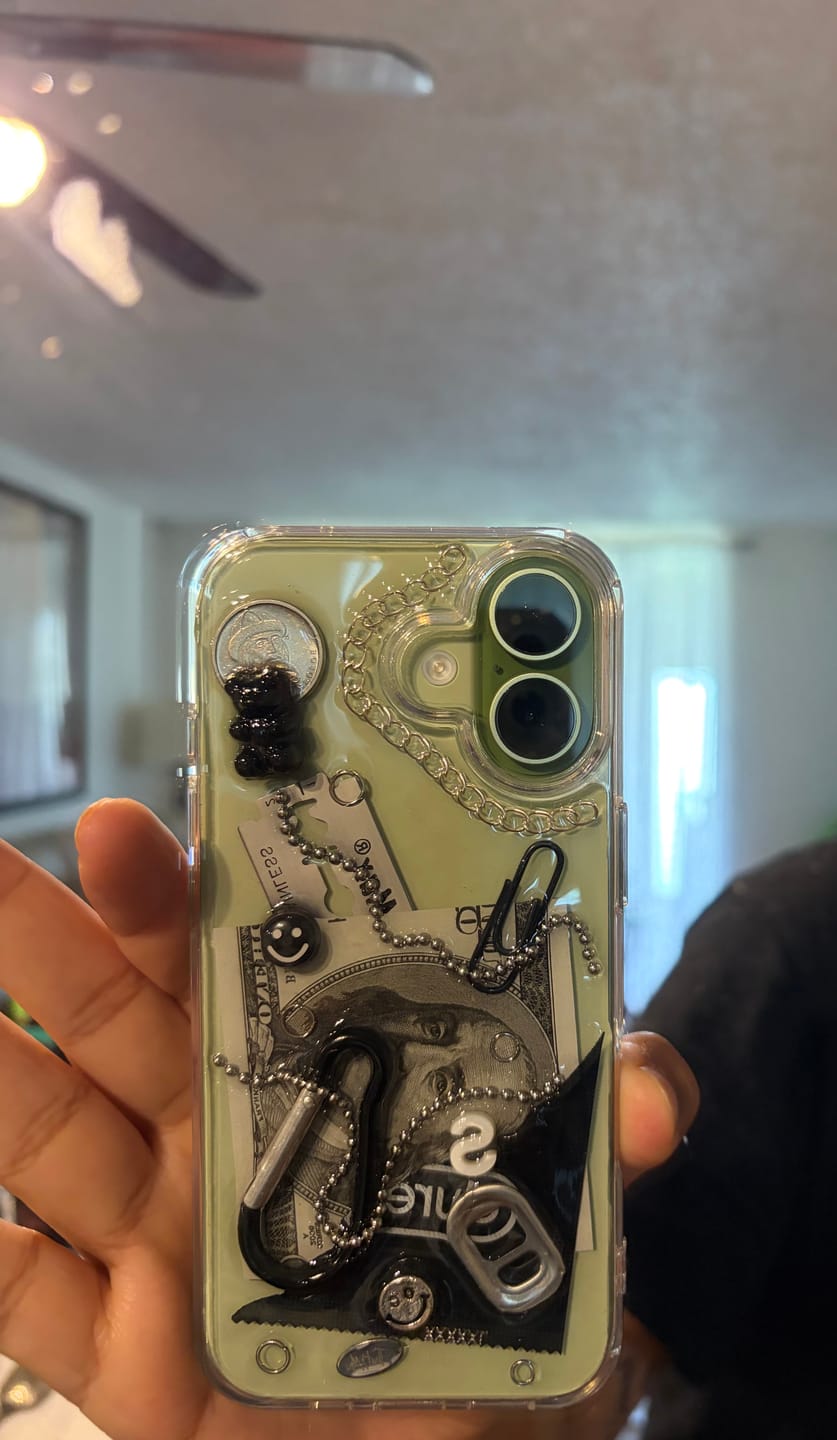 Customer photo review of Minimal Black