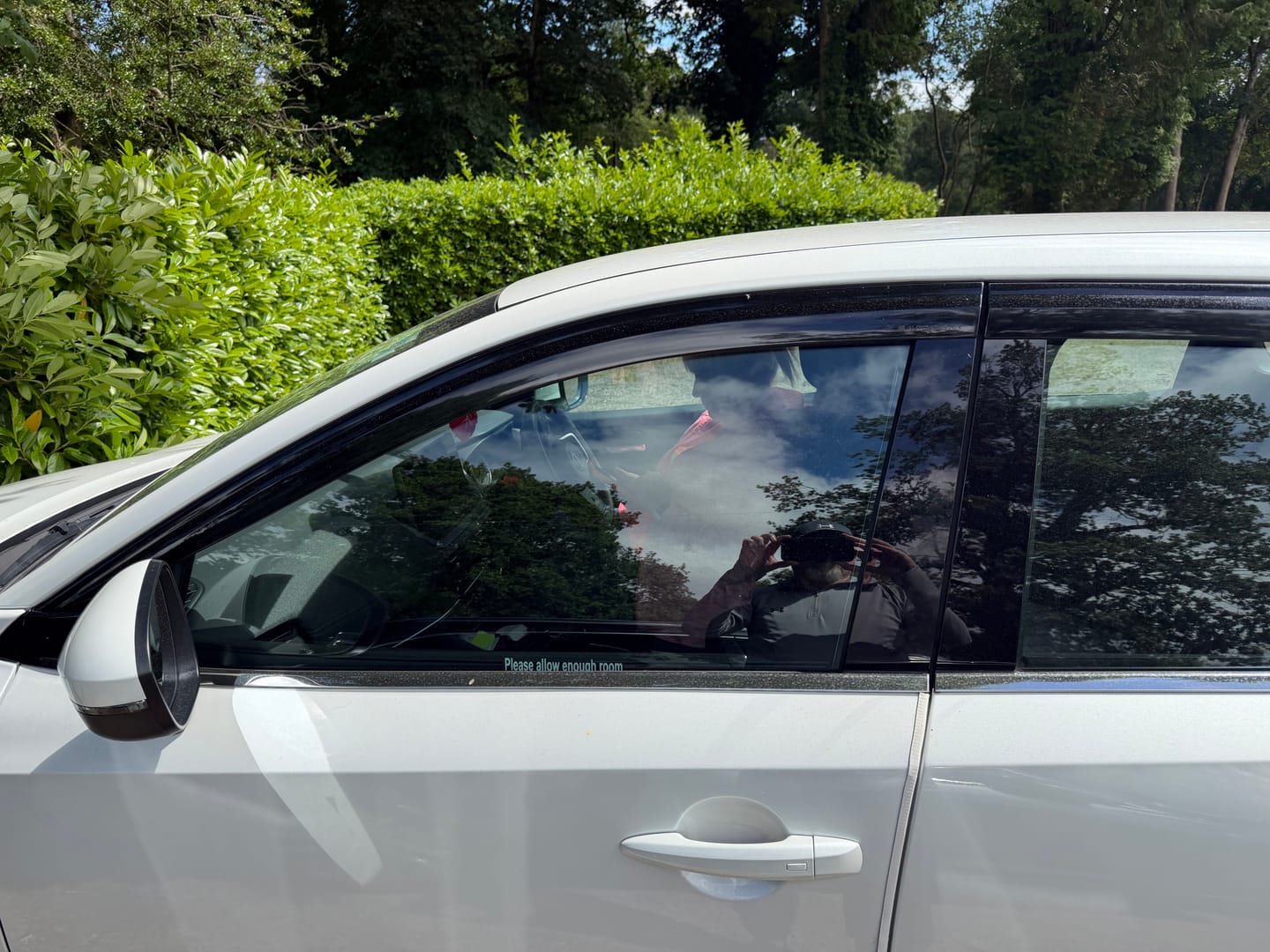 Customer photo review of Auto Clover Wind Deflectors Set for Nissan Qashqai 2021+ (6 pieces)