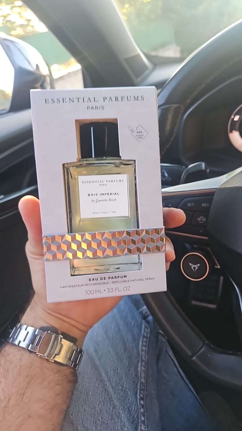 Customer photo review of ESSENTIAL PARFUMS - BOIS IMPERIAL