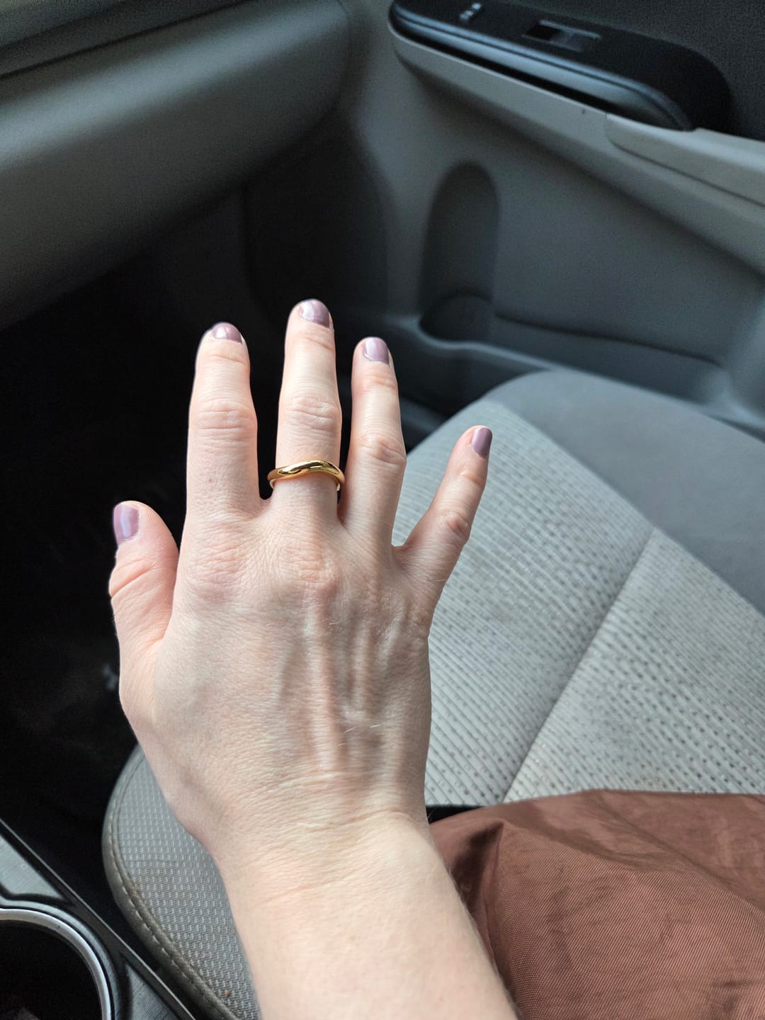 Customer photo review of Mina Gold Wave Ring