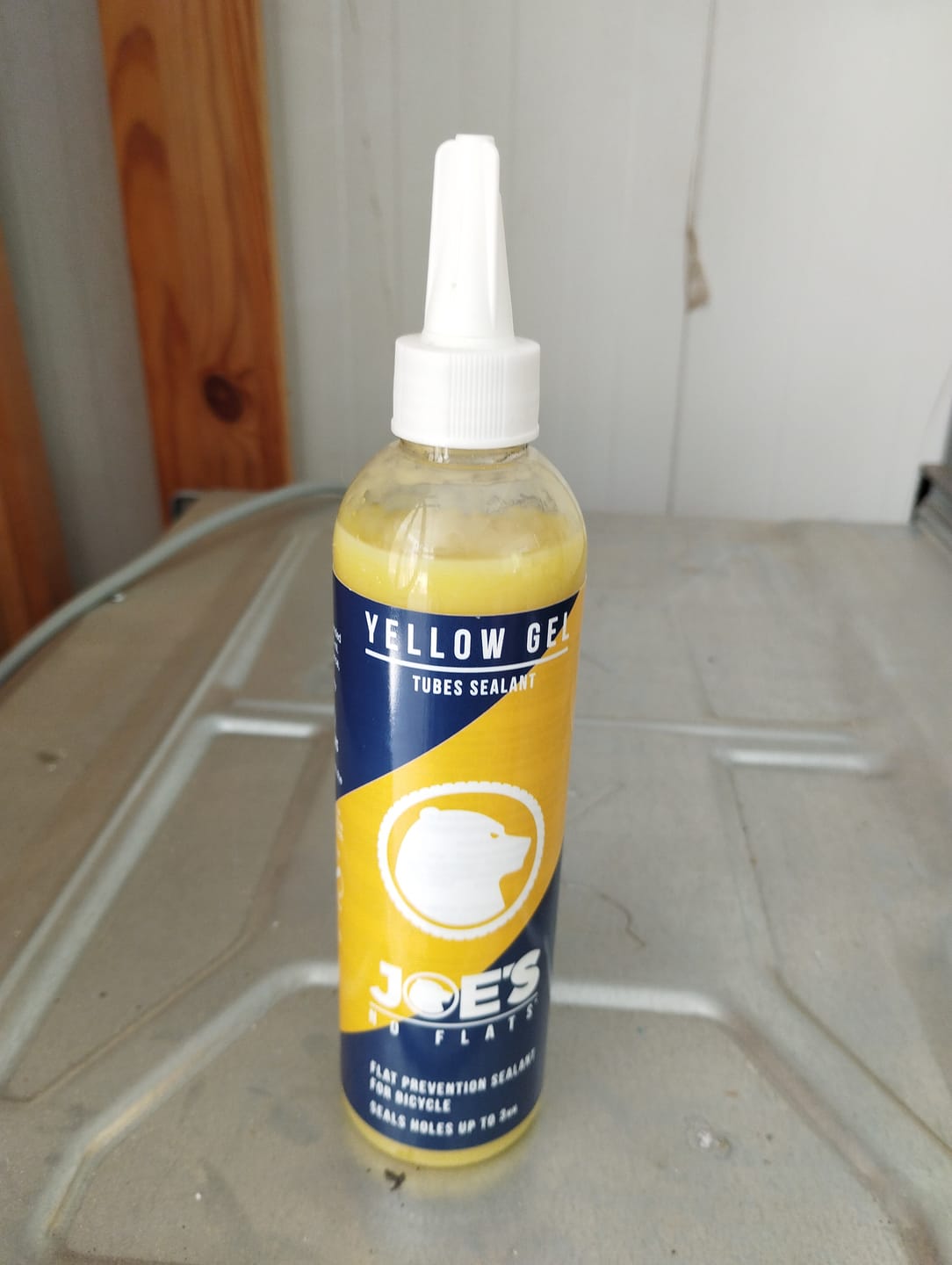 Customer photo review of חומר איטום ג'יפה נגד פנצ'רים לפנימית וגלגל - Joe's Yellow Gel
