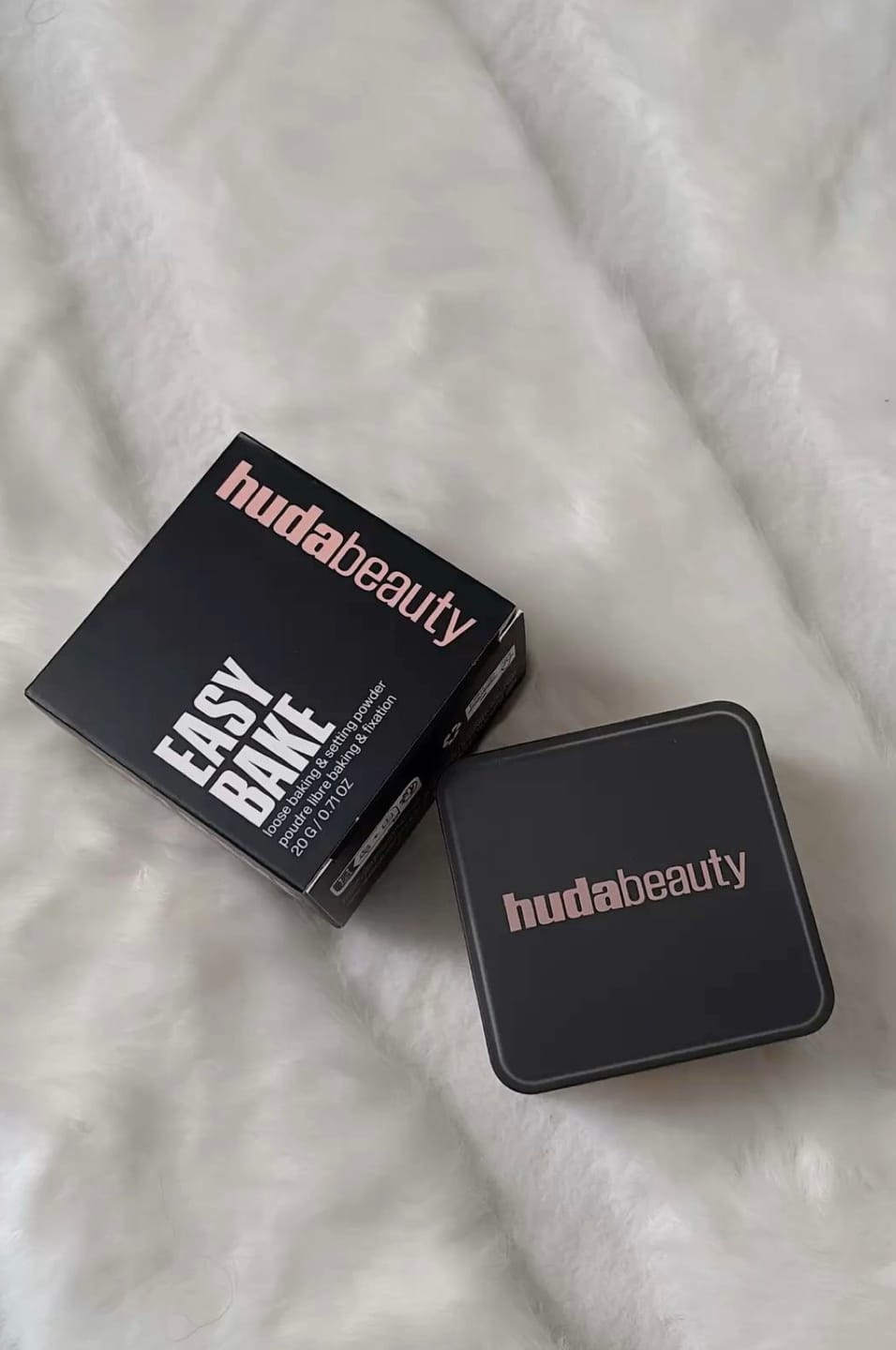 Customer photo review of Huda Beauty Easy Bake Powder