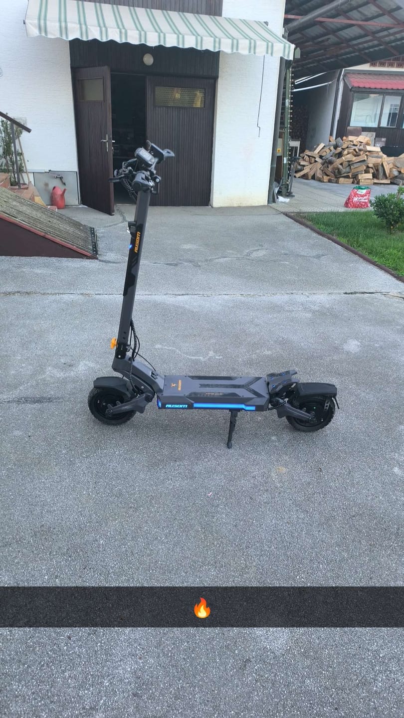 Customer photo review of Ausom DT2 Pro Dual Motor E-scooter