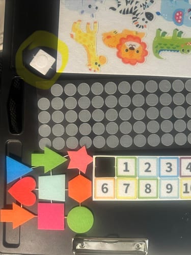 Customer photo review of Livro Sensorial: 8 Páginas, 30+ Atividades, A partir dos 6 Meses — Little Stories Kids