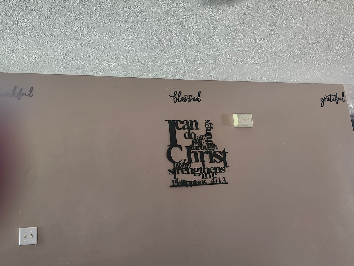 Customer photo review of Christianartworkshop Philippians 4:13 I Can Do All Things Metal Wall Decor: Christ’s Strength for Your Walls