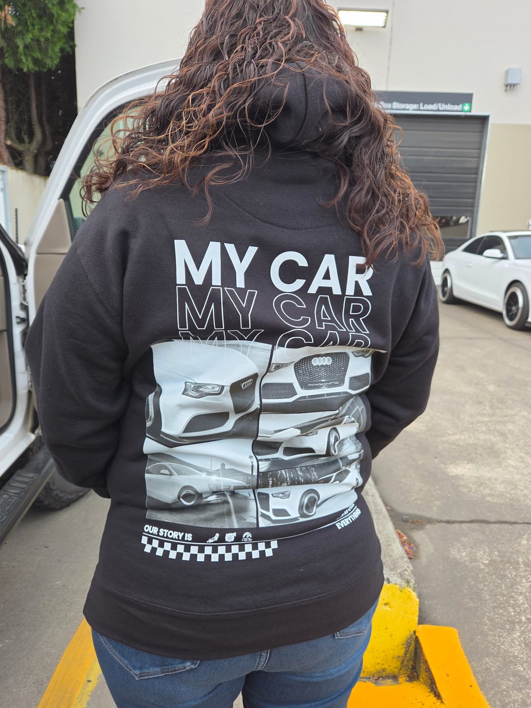 Customer photo review of MY LIFESTYLE – Premium Hoodie