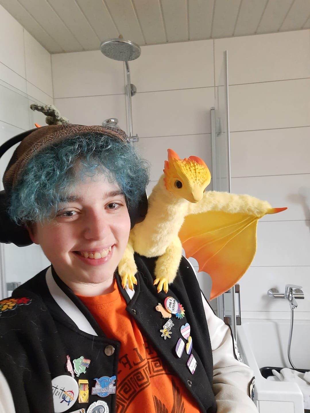 Customer photo review of Giant fairytale dragon – yellow