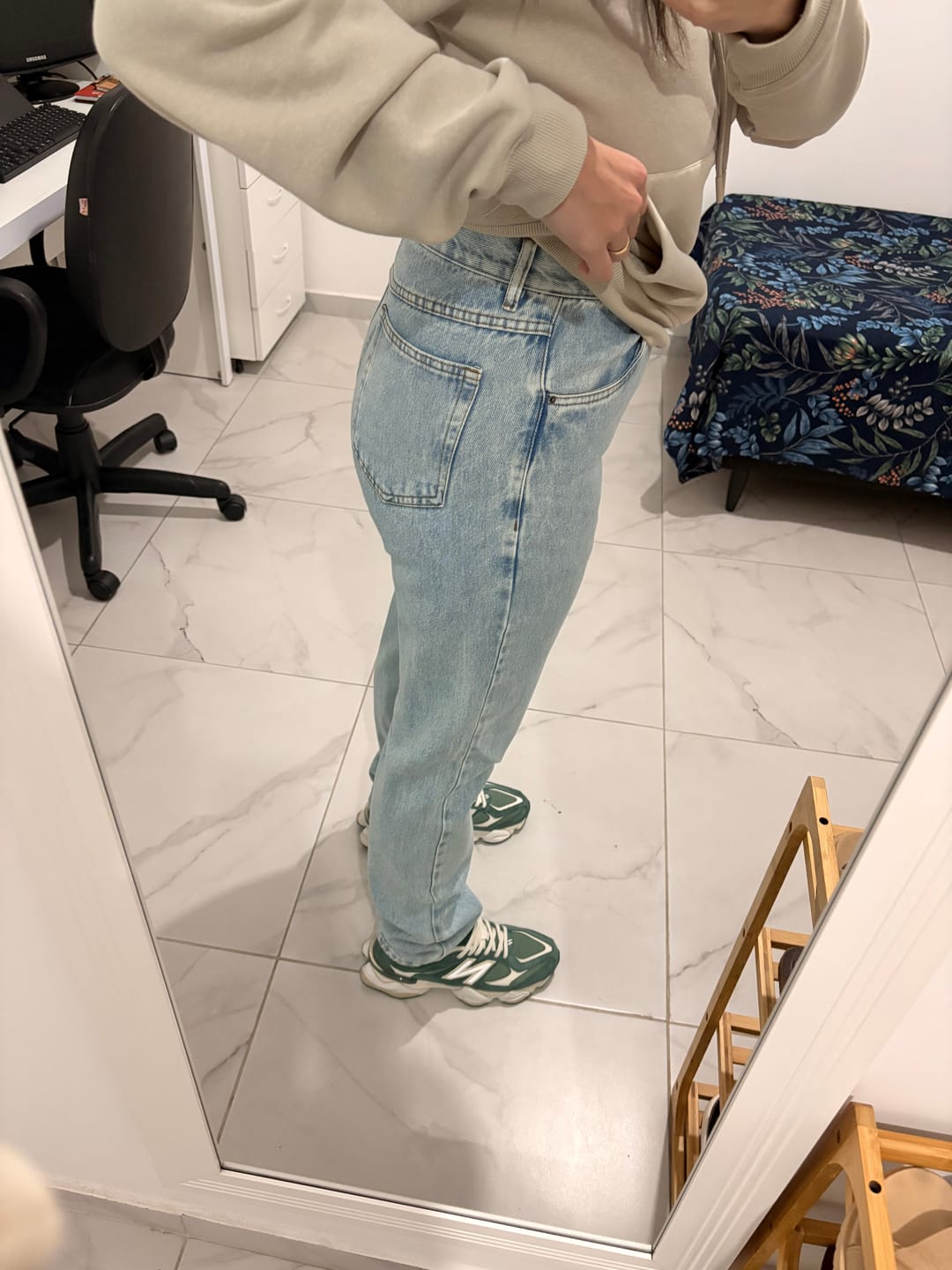 Customer photo review of Calça Jeans Mom Jequitibá Azul Claro