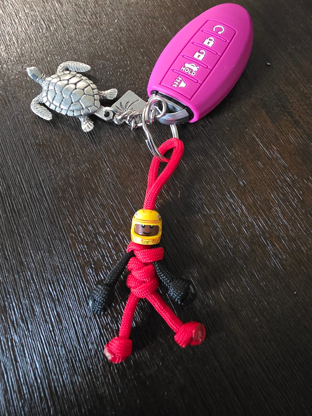 Customer photo review of Limited Edition Lewis Racing Paracord Buddy Keychain