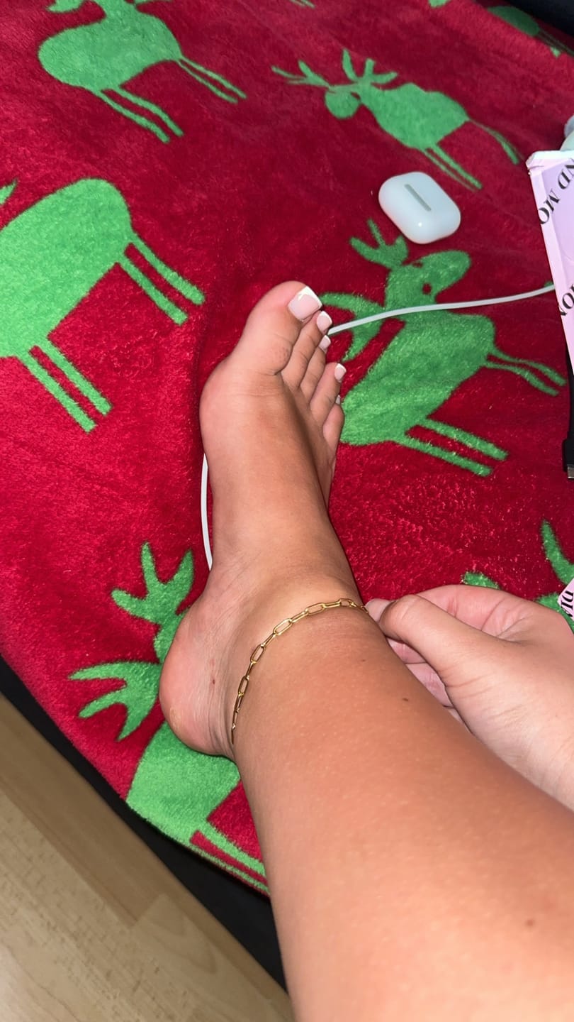Customer photo review of Paperclip Fußkette | 18K vergoldet