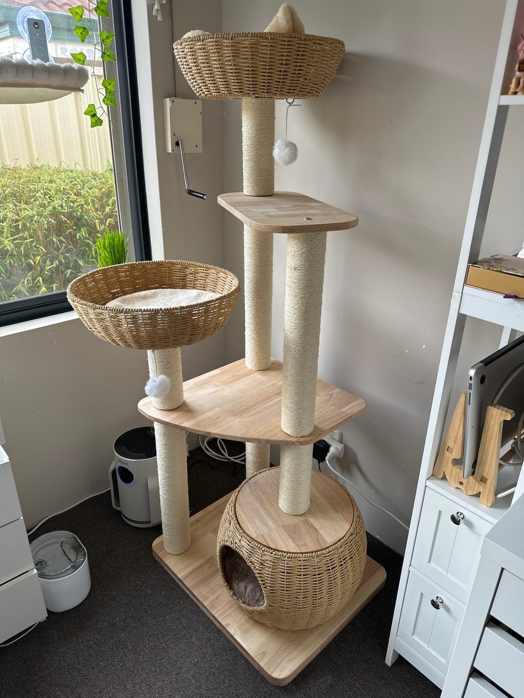Customer photo review of Oak Cat Tower – 6 Levels with Woven Rattan Beds (90855)