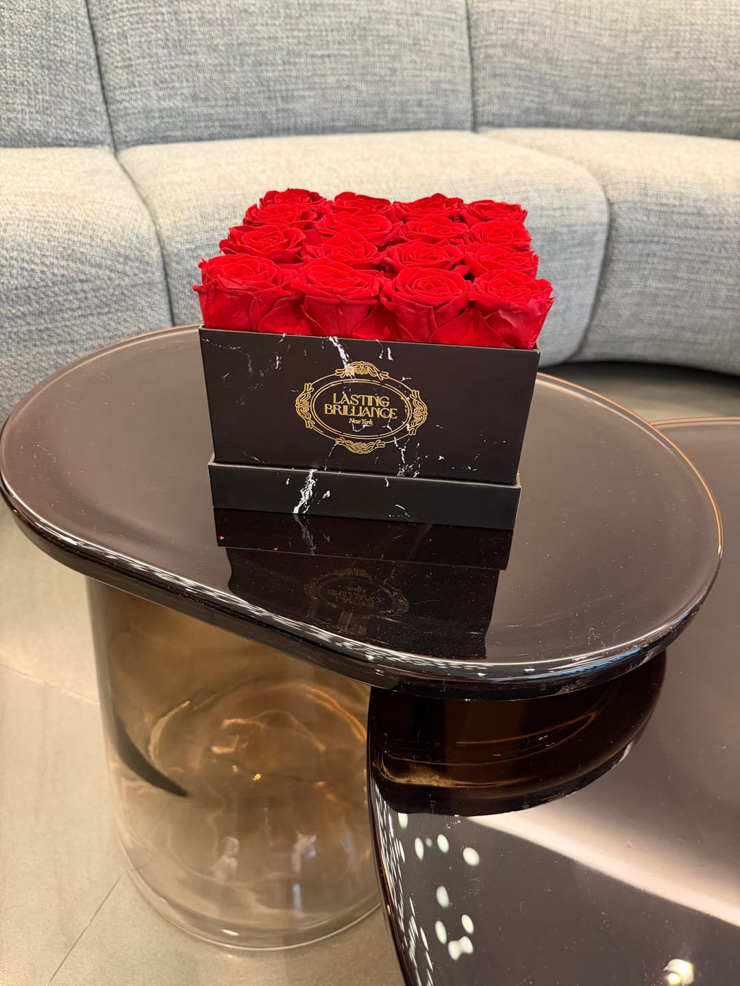 Customer photo review of Ruby Crush 16 Roses In Black Marble