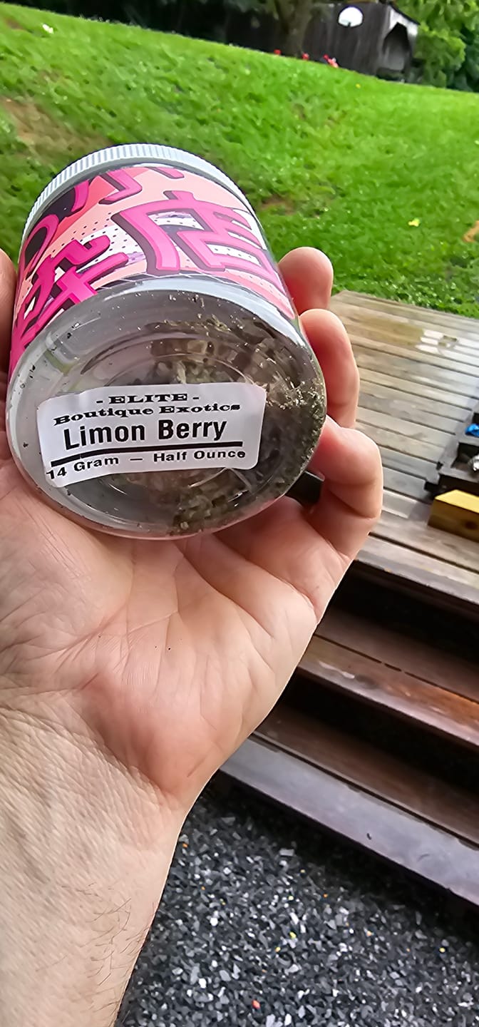 Customer photo review of Elite Boutique Exotics - Limon Berry - 14 Grams - Hybrid