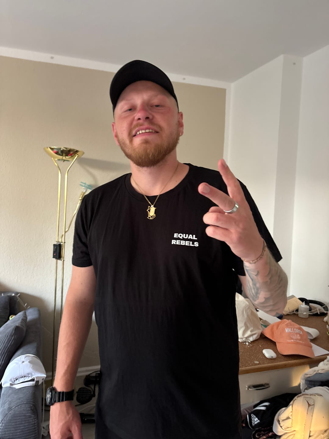 Customer photo review of Anti Racism Sportsclub (Backprint) - Organic Unisex Shirt