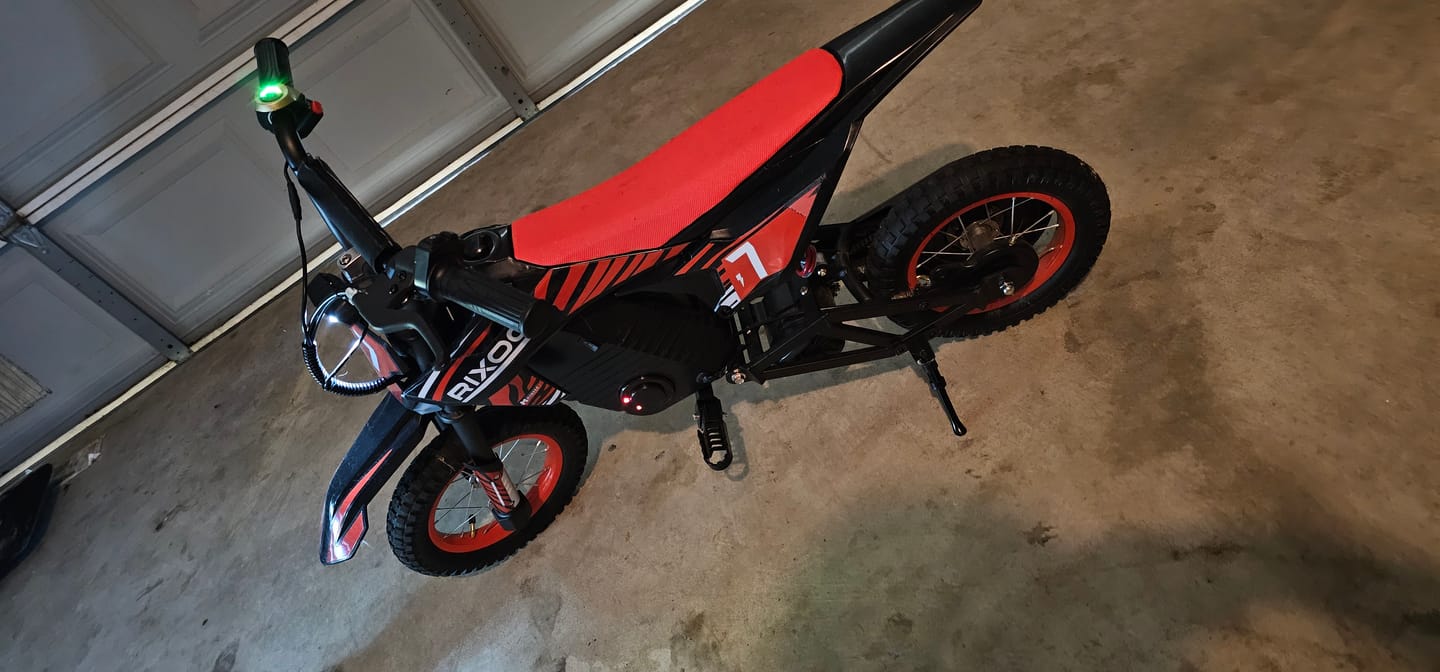 Customer photo review of Rixoc DK12 Kids Electric Dirt Bike
