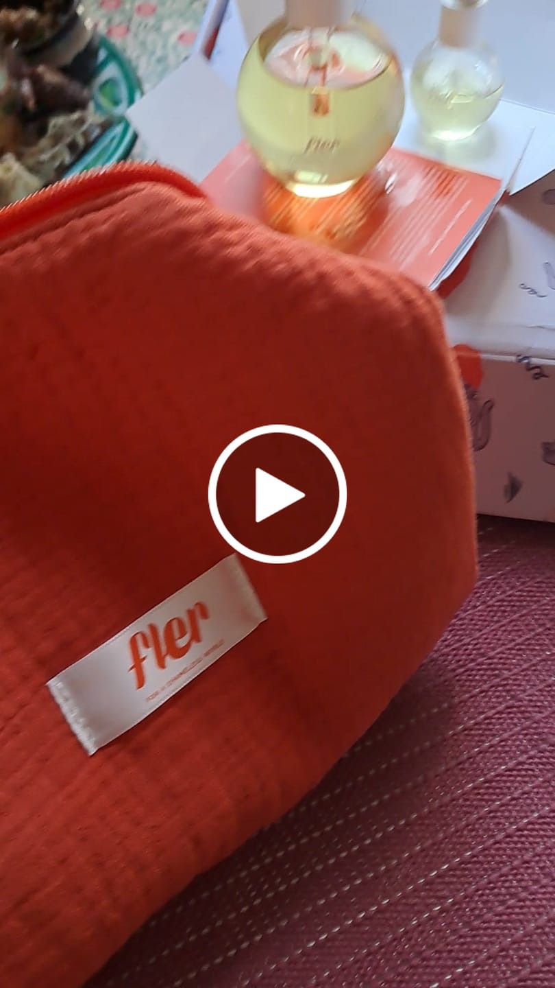 Customer video review of Vanity Case