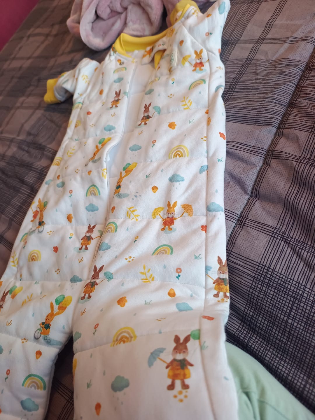Customer photo review of Saquito de dormir c/piernas Conejo