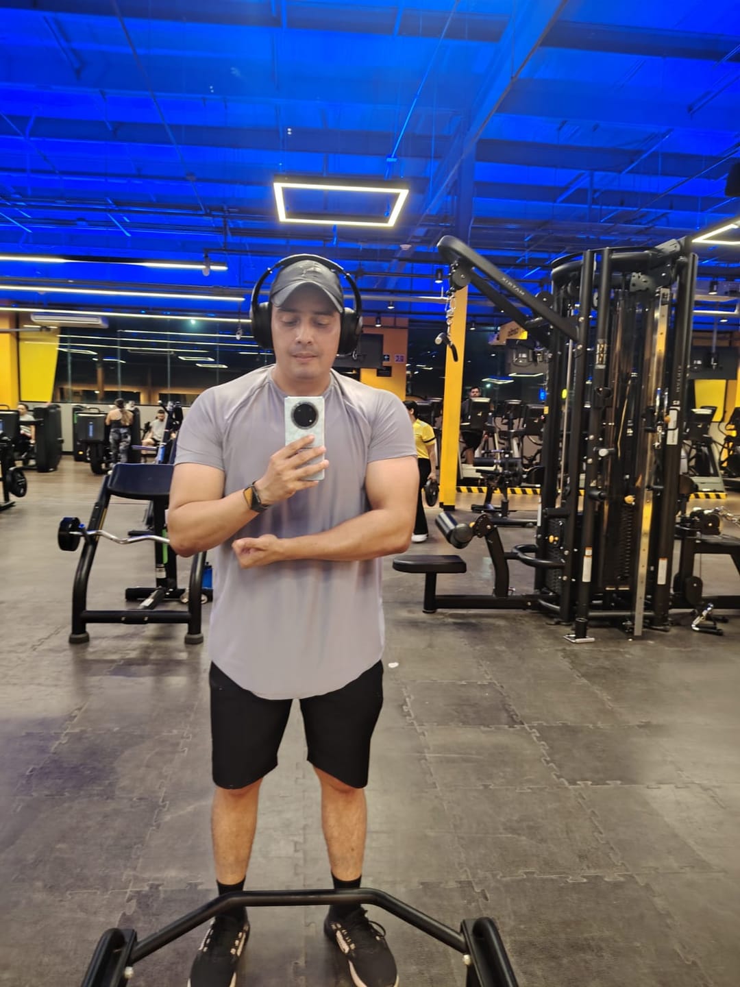 Customer photo review of Training Sport Tee - Light Gray