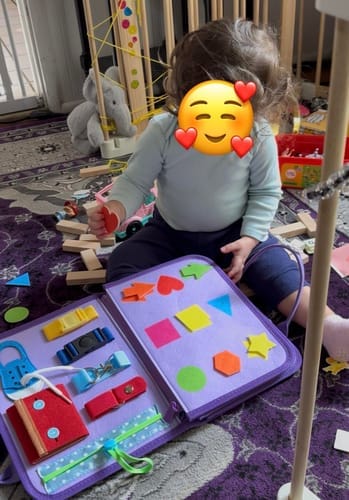 Customer photo review of Livro Sensorial: 8 Páginas, 30+ Atividades, A partir dos 6 Meses — Little Stories Kids