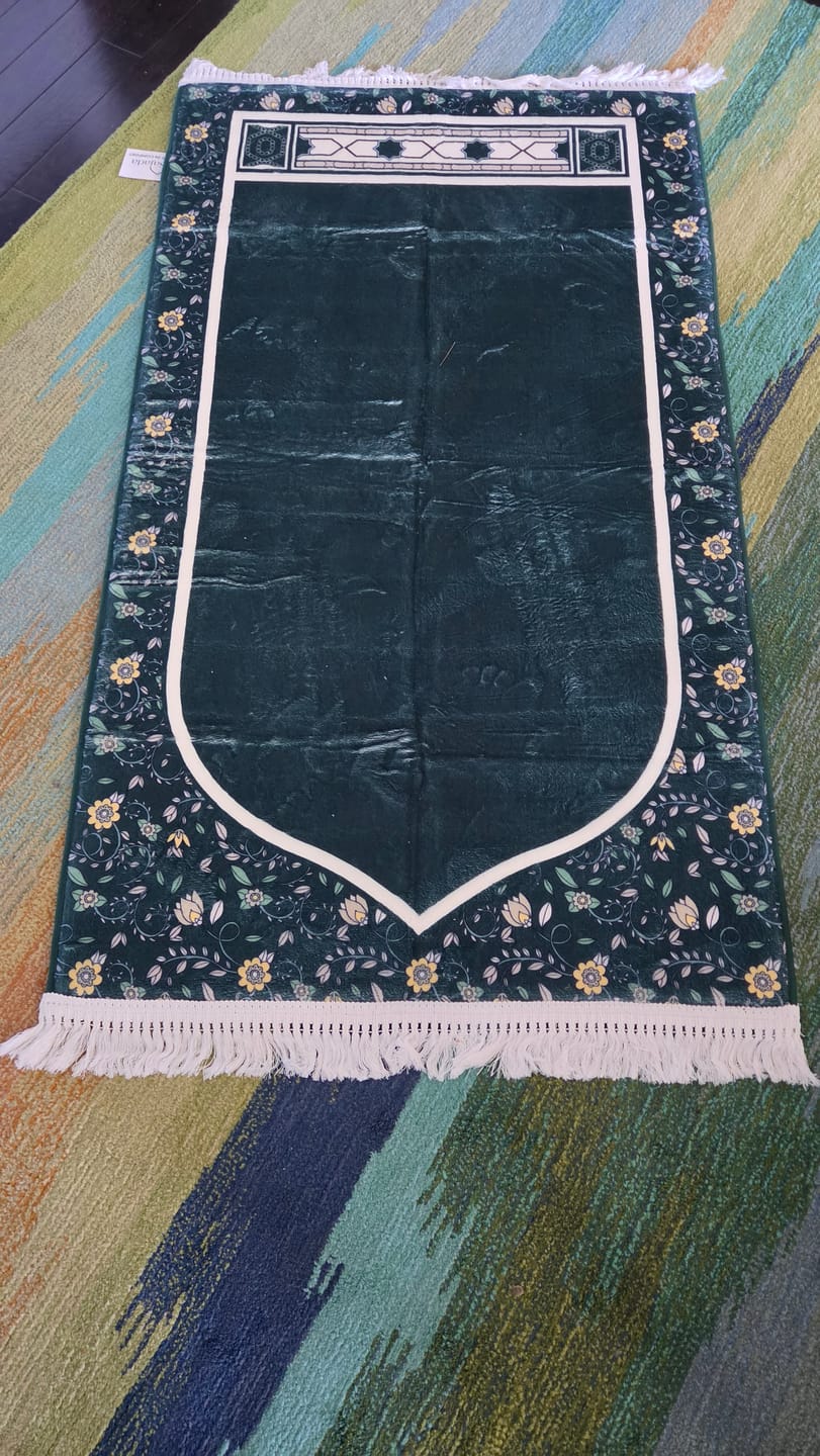 Customer photo review of Dark Arabic Calligraphy  Padded Prayer Mat