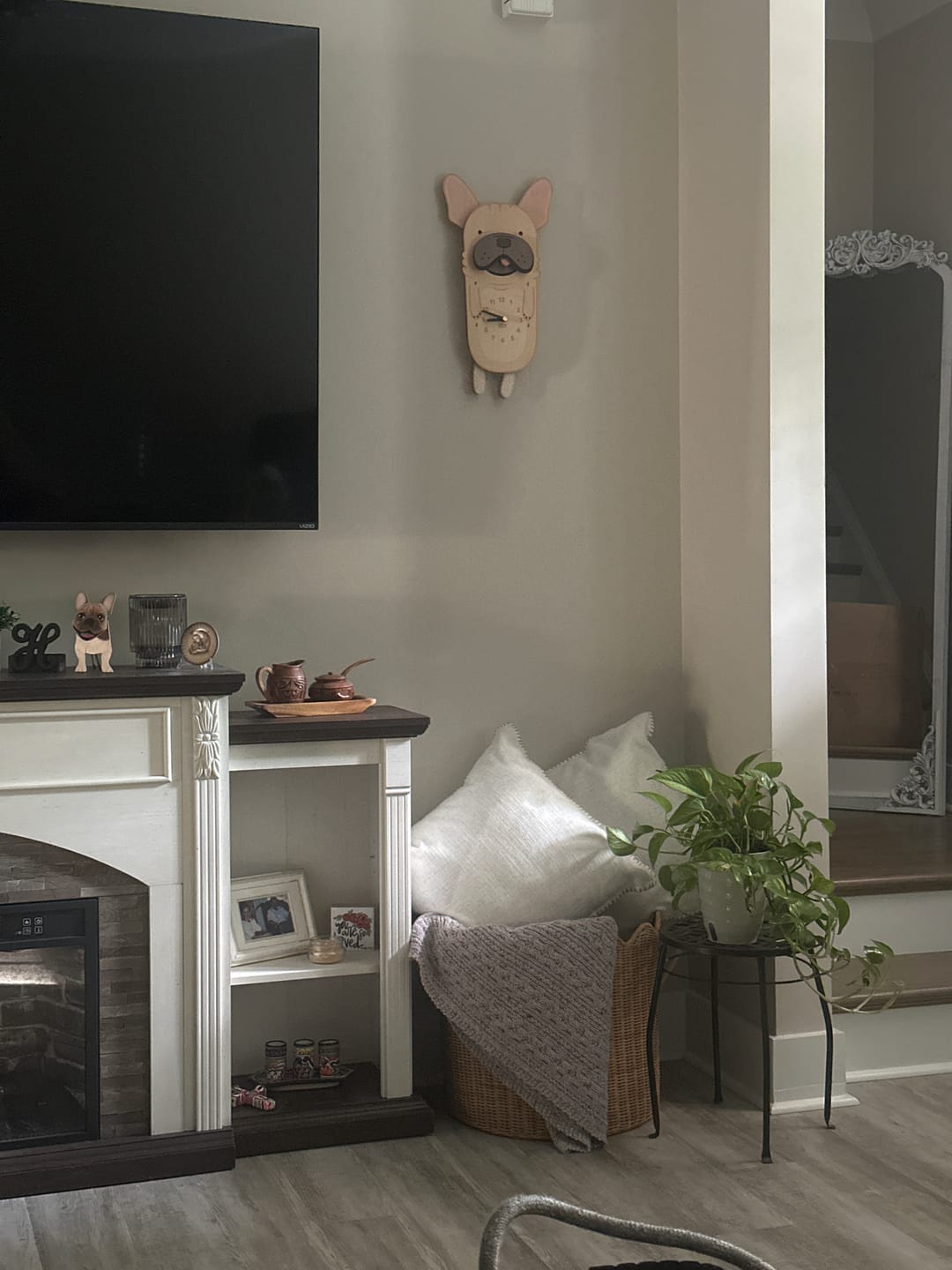 Customer photo review of Louie the French Bulldog Pendulum Clock