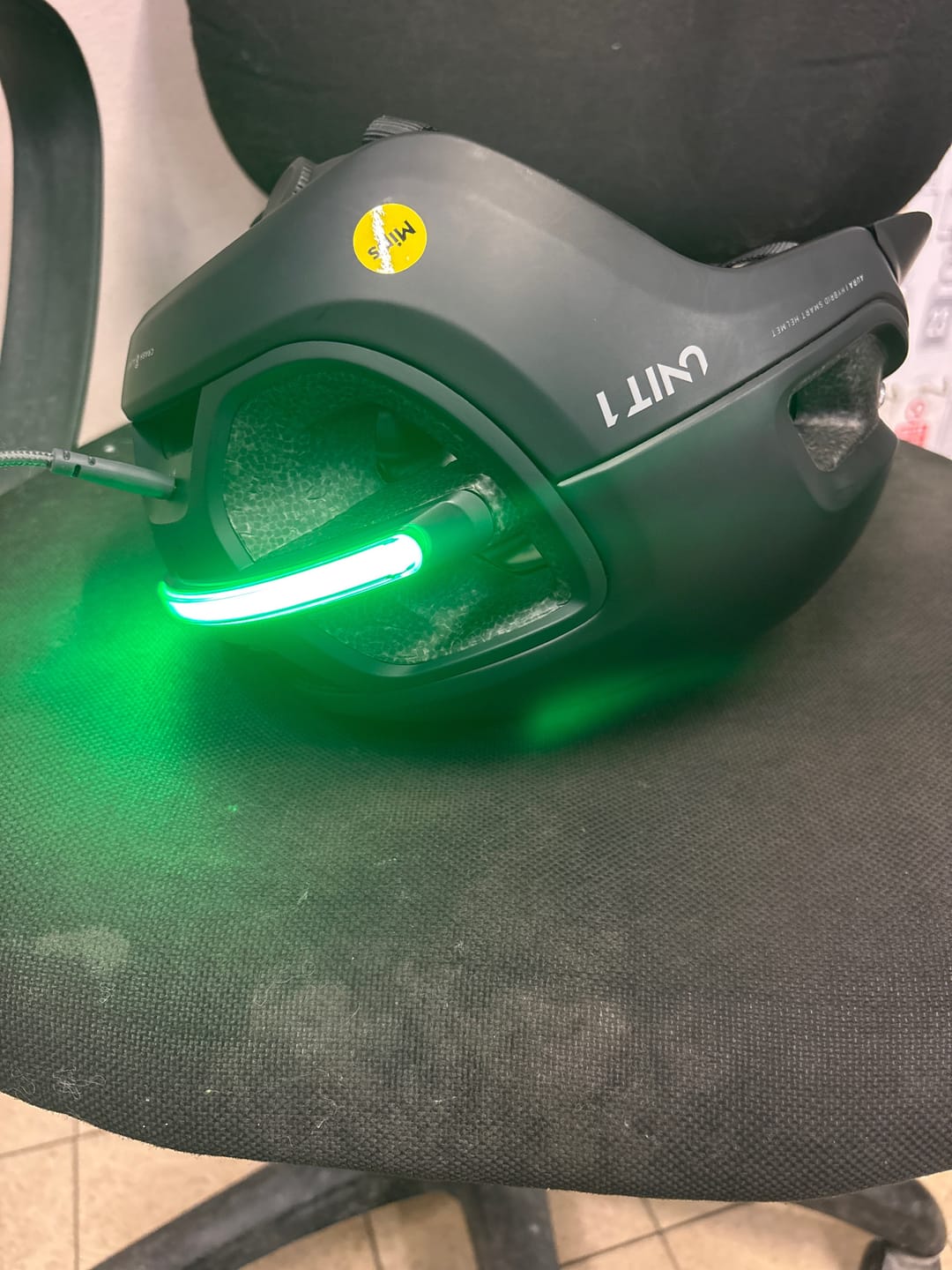 Recensione con foto di un cliente su AURA