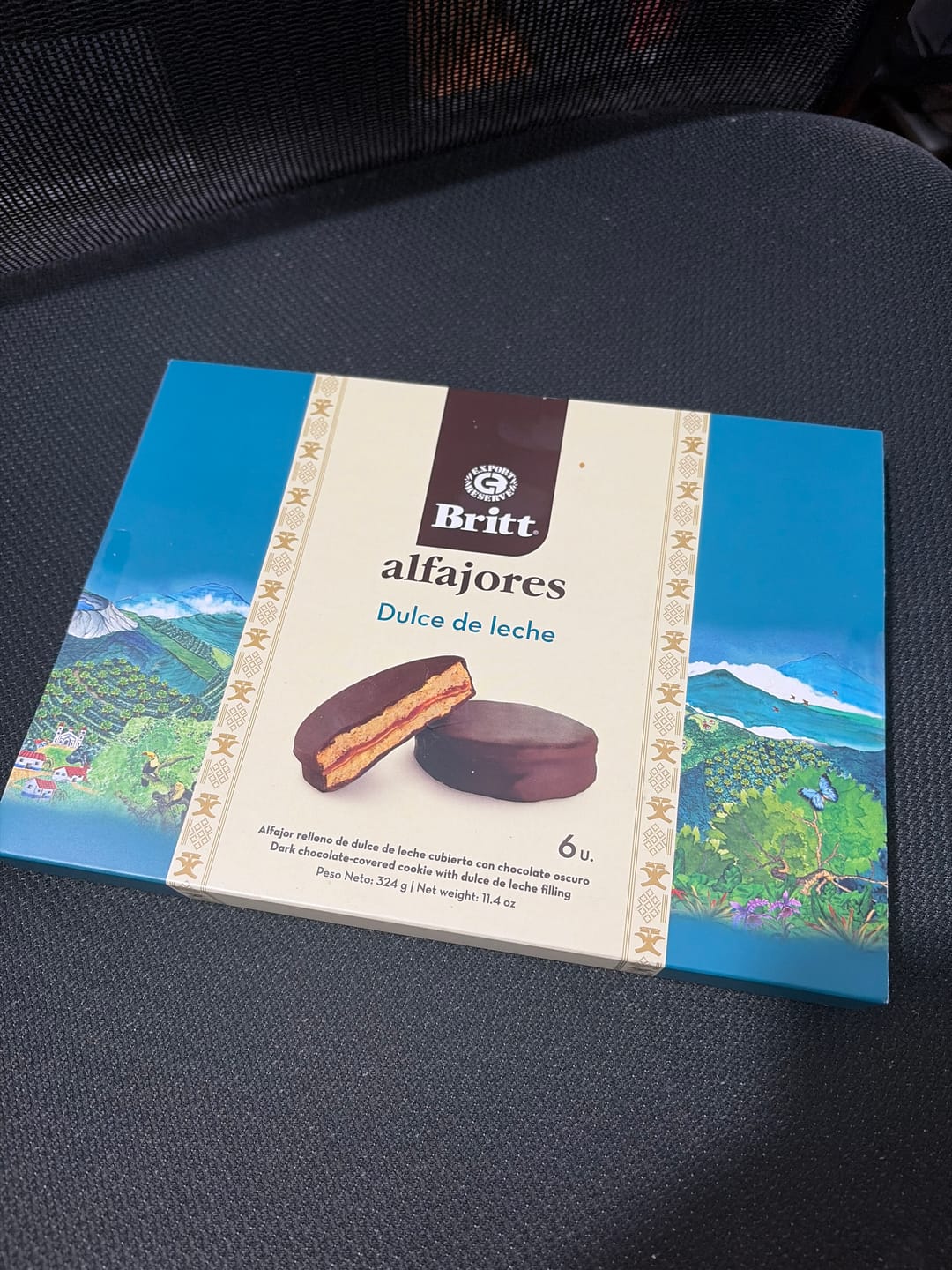 Customer photo review of Alfajores Relleno de Dulce de Leche Cubierto de Chocolate Oscuro Britt